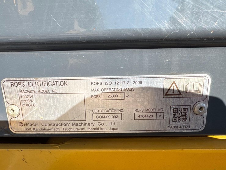 2022-deere-210g-lc-image-11