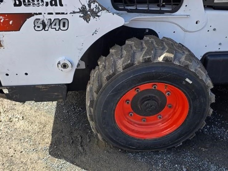 2023-bobcat-s740-image-14