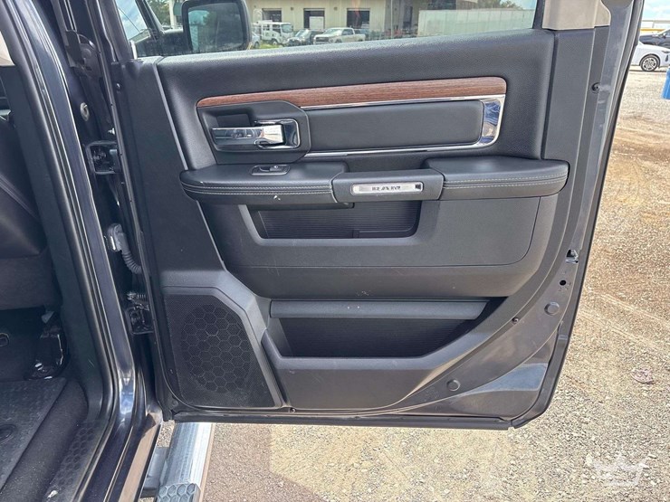 2018-dodge-1500-image-24