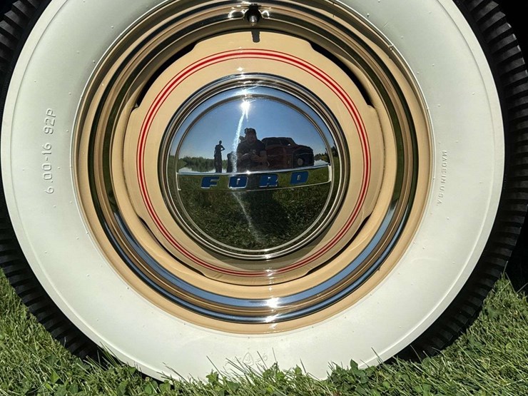 1947-ford-super-deluxe-woody-wagon-image-31