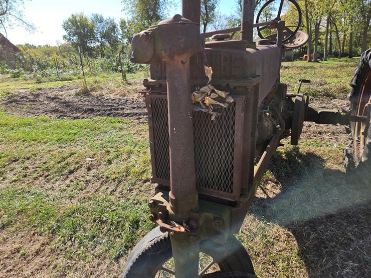 john-deere-model-b-image-10