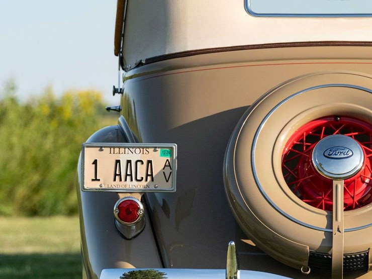 1935-ford-deluxe-phaeton-image-8