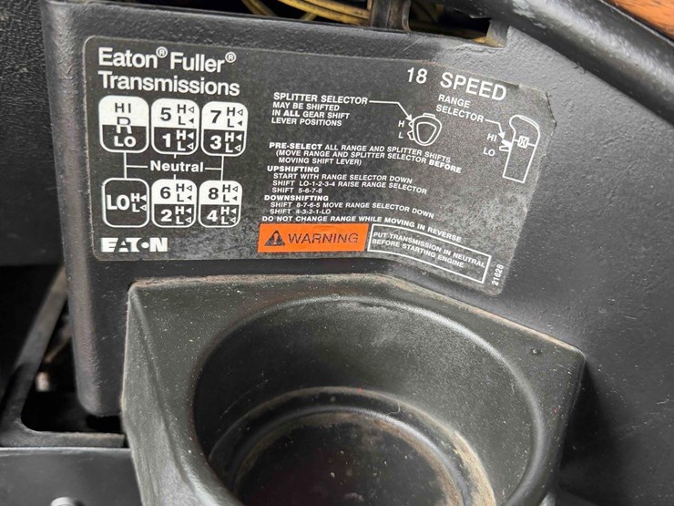 2006-freightliner-tri-axle-dump-image-22