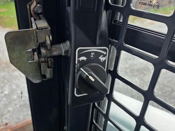 2018-bobcat-s550-image-49