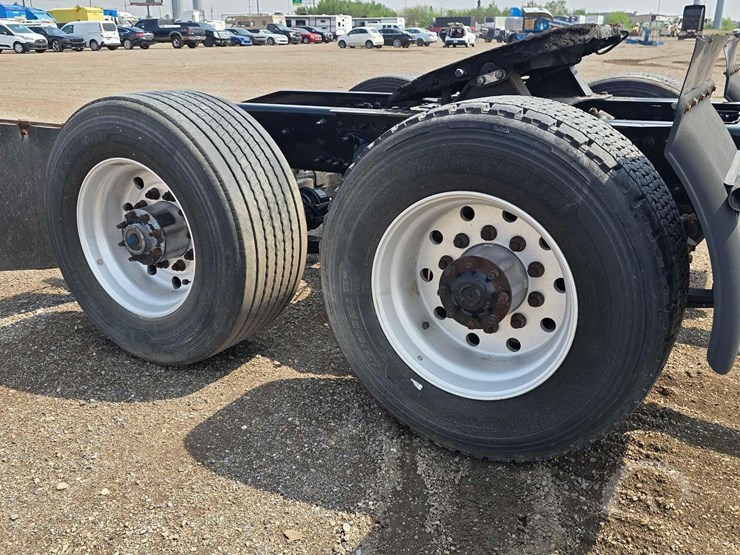 2018-freightliner-cascadia-125-image-17