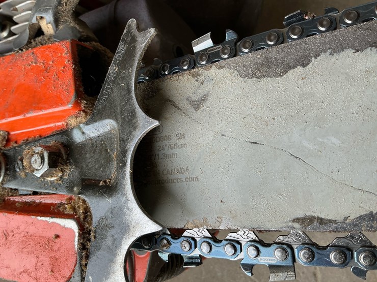 #118-•-husqvarna-390xp-chainsaw-with-24"-bar-image-9