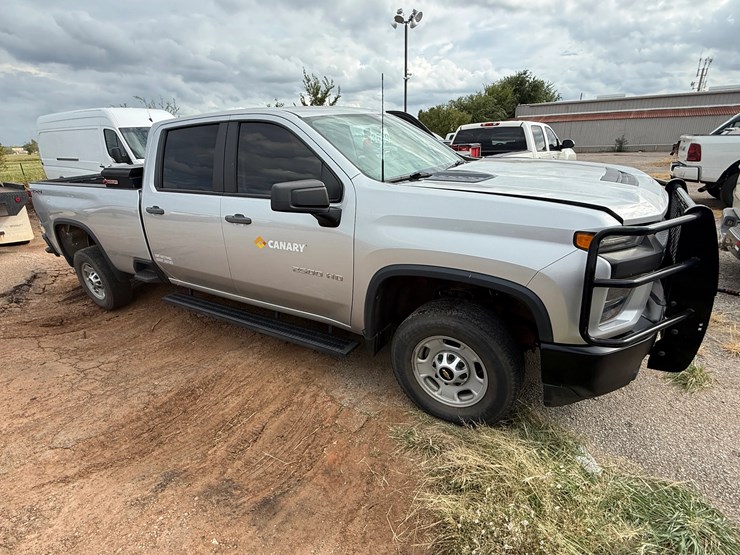 2021-chevrolet-silverado-2500hd-image-3