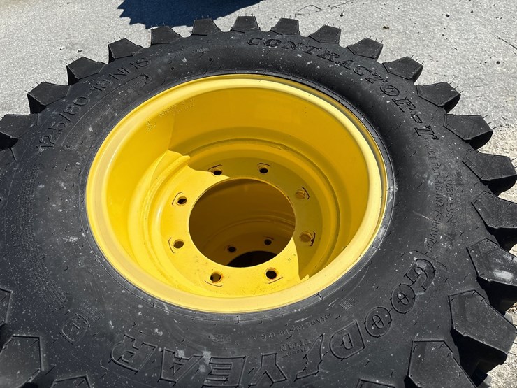 #1071-•-john-deere-r3-tires-with-rims-image-7