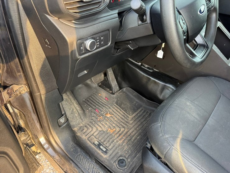 2020-ford-explorer-image-52