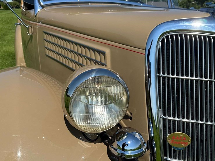1935-ford-deluxe-phaeton-image-49