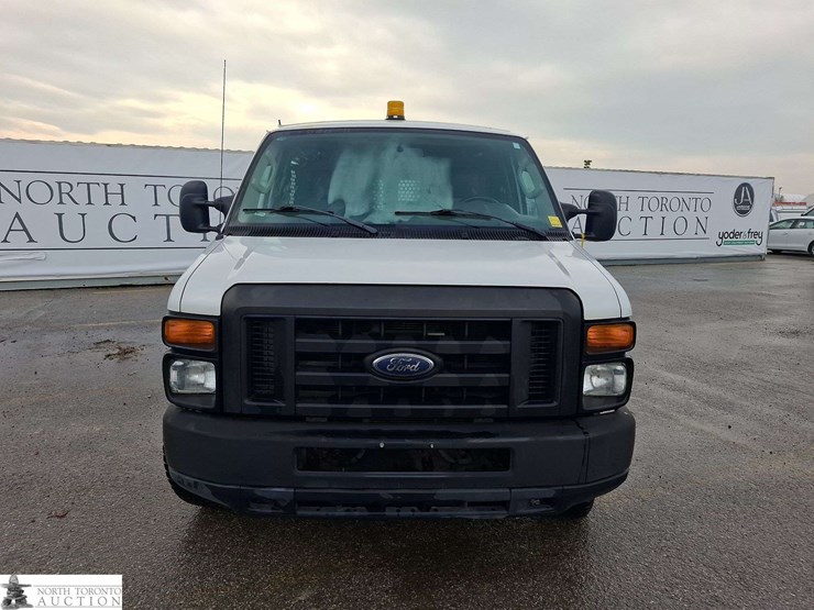 2011-ford-cargo-image-2