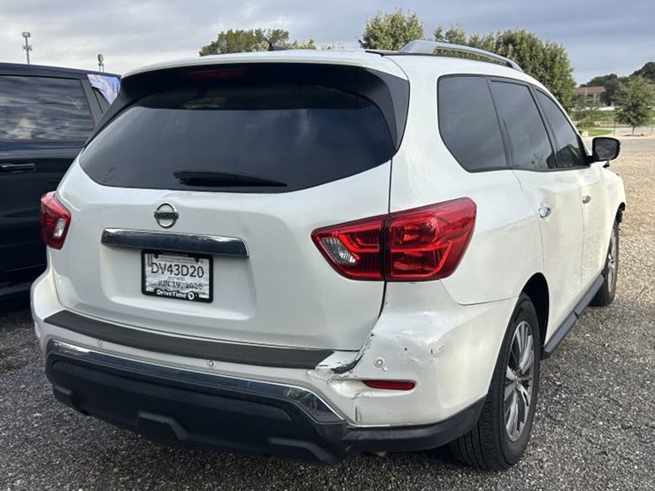2017-nissan-pathfinder-image-4