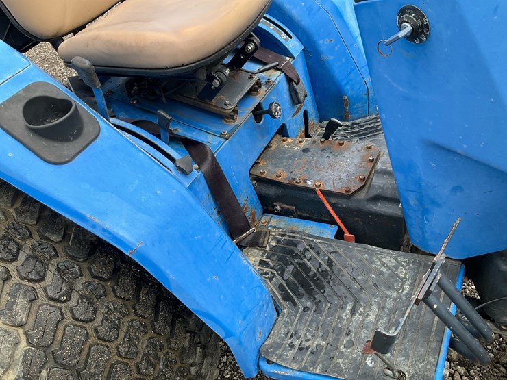 new-holland-t1520-image-19