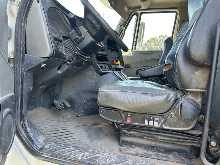 2011-international-prostar-image-78
