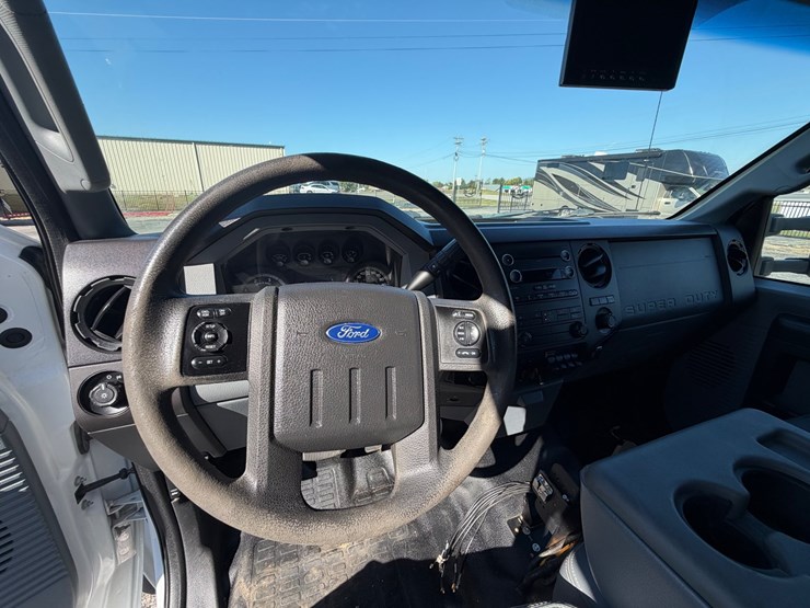 2016-ford-f550-image-30