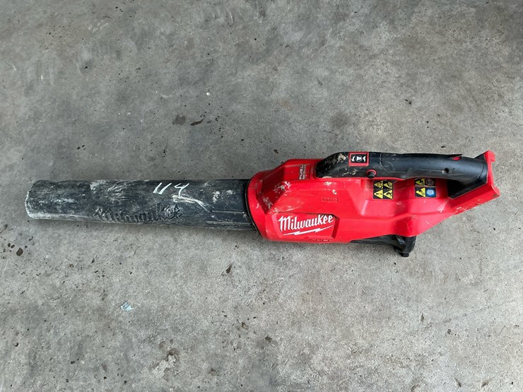 #114-•-milwaukee-m18-fuel-blower,-chainsaw-powerhead,-and-rapid-charger-image-4