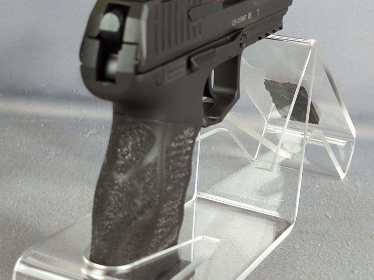 heckler-&-koch/-hki-p30-9mmx19-pistol-sn#-129-137647,-2-total-mags,-speed-loader,-backstraps,-manual,-in-original-hard-case-image-7