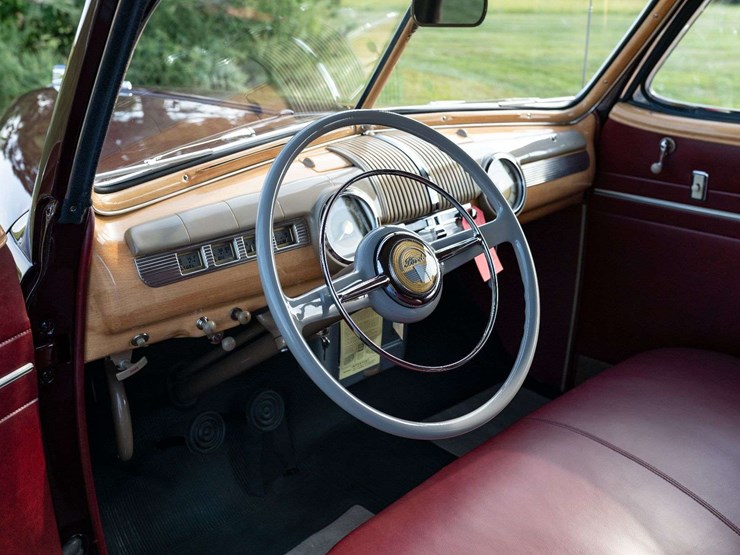 1947-ford-super-deluxe-sportsman-image-30