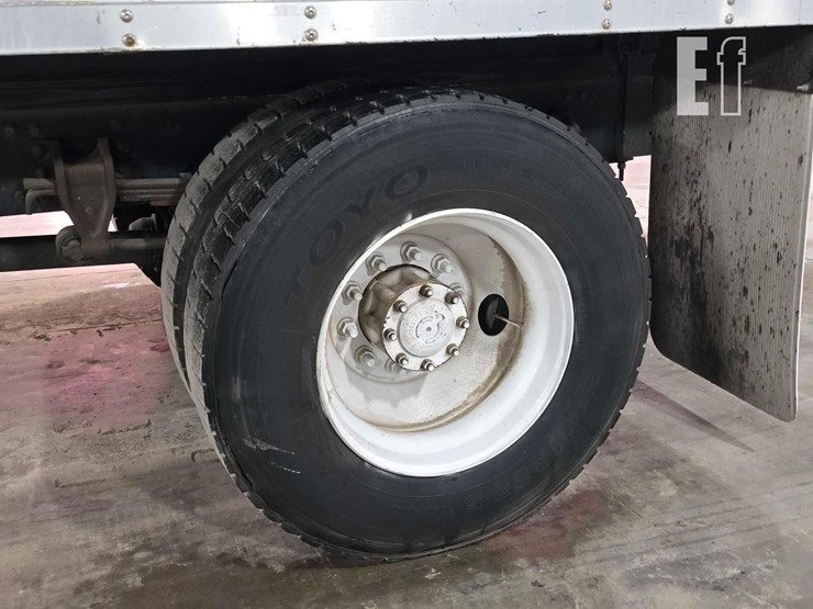 2017-hino-268-image-19