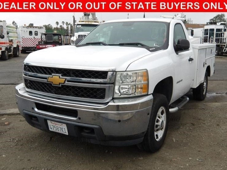 2013-chevrolet-silverado-2500-image-1