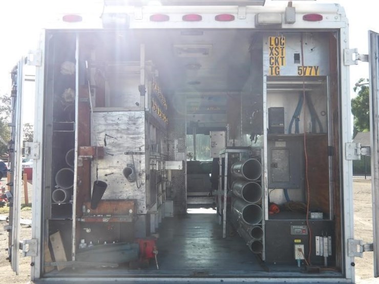 2002-workhorse-p42-image-17