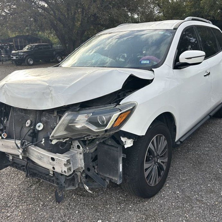 2017 NISSAN PATHFINDER