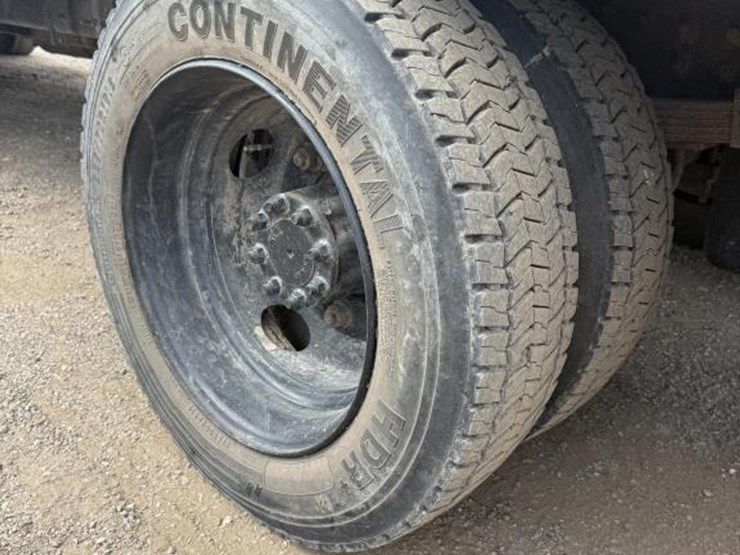 2022-chevrolet-6500-image-26
