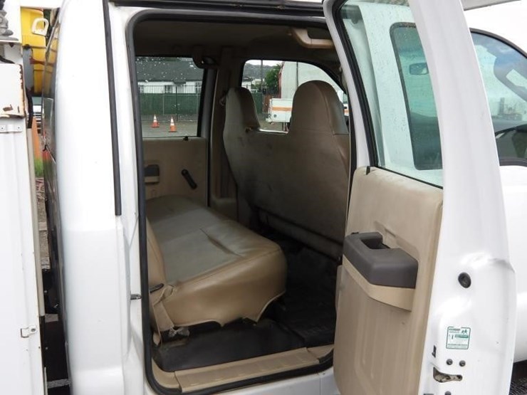 2010-ford-f450-image-17