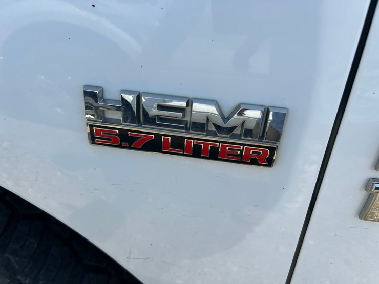 2014-dodge-1500-image-24