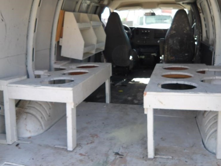 2016-utility-van-image-19