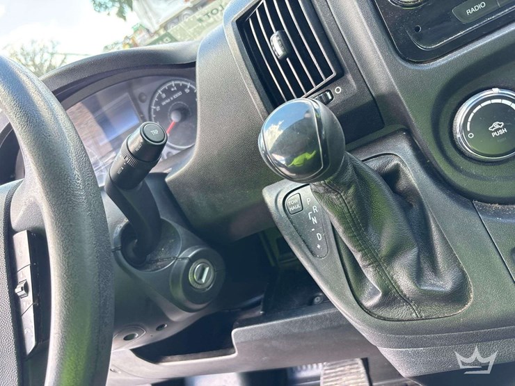2018-ram-promaster-2500-image-18