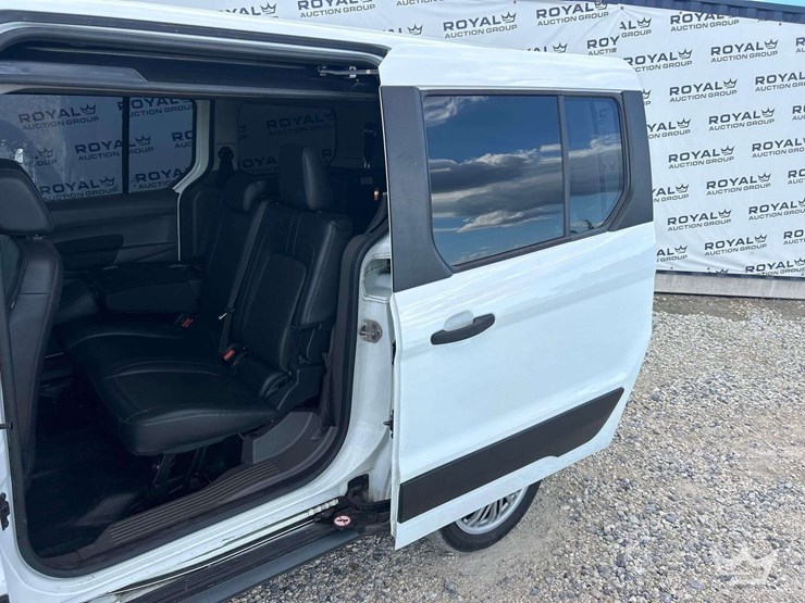 2020-ford-transit-connect-image-18