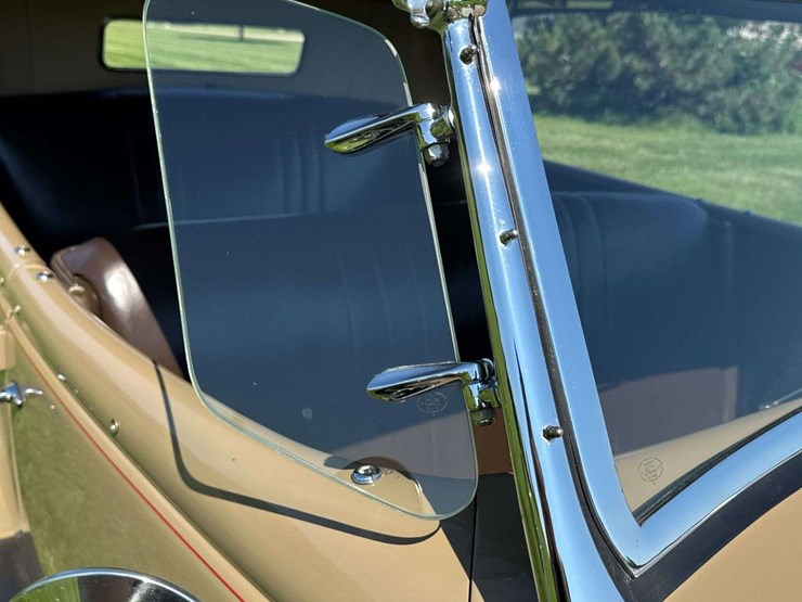 1935-ford-deluxe-phaeton-image-48