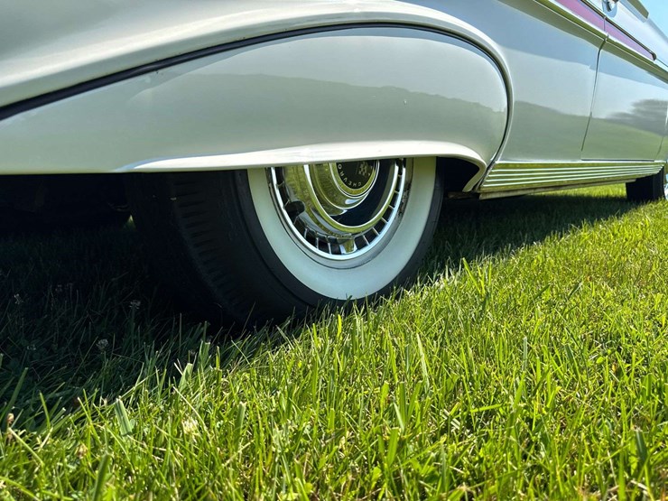 1961-chevrolet-impala-convertible-unrestored-original-image-79