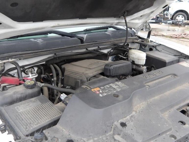 2013-chevrolet-silverado-2500-image-10