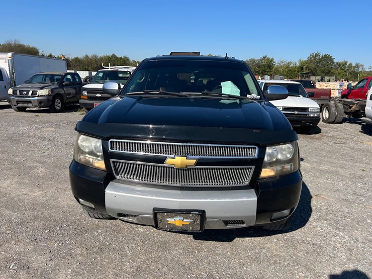 2007-chevrolet-suburban-image-6