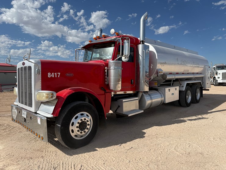 2008-peterbilt-389-image-3