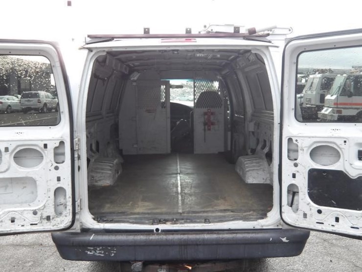 2006-ford-e350-image-16