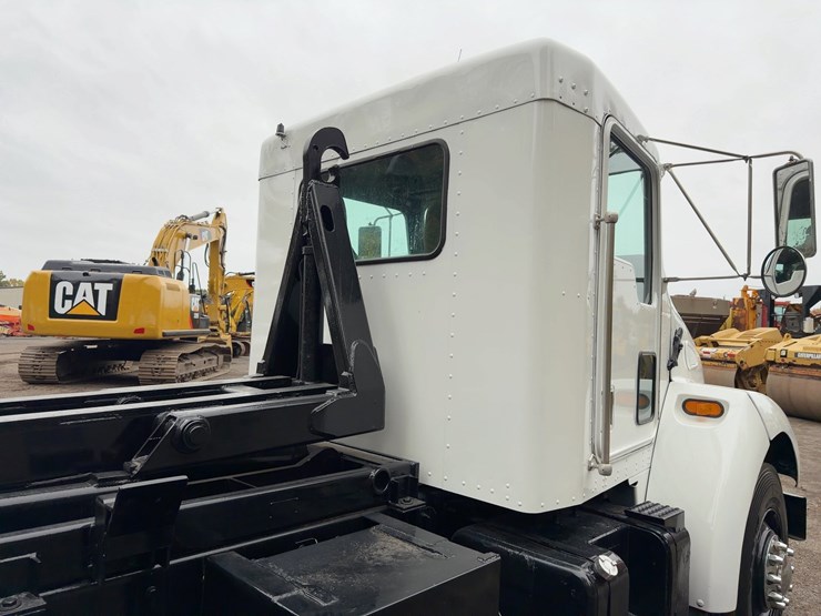 1999-kenworth-t300-image-12