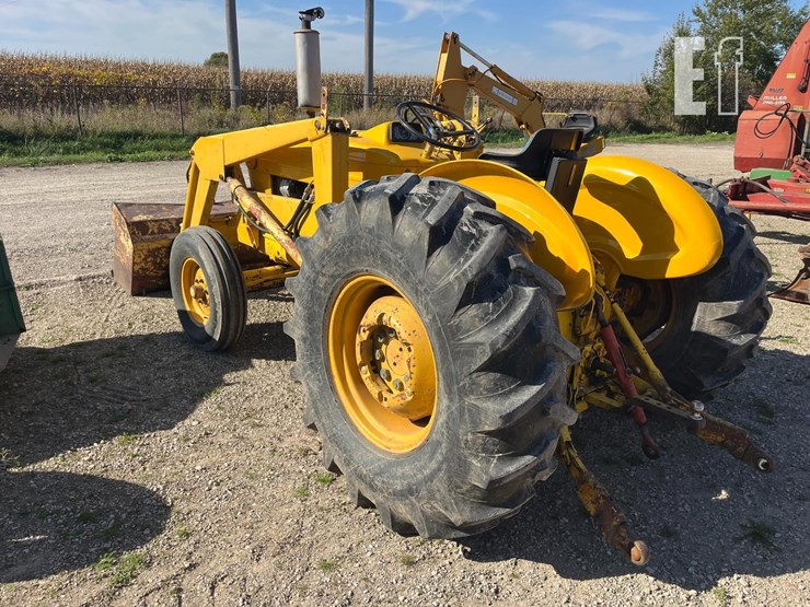 case-tractor-loader-8186-image-2