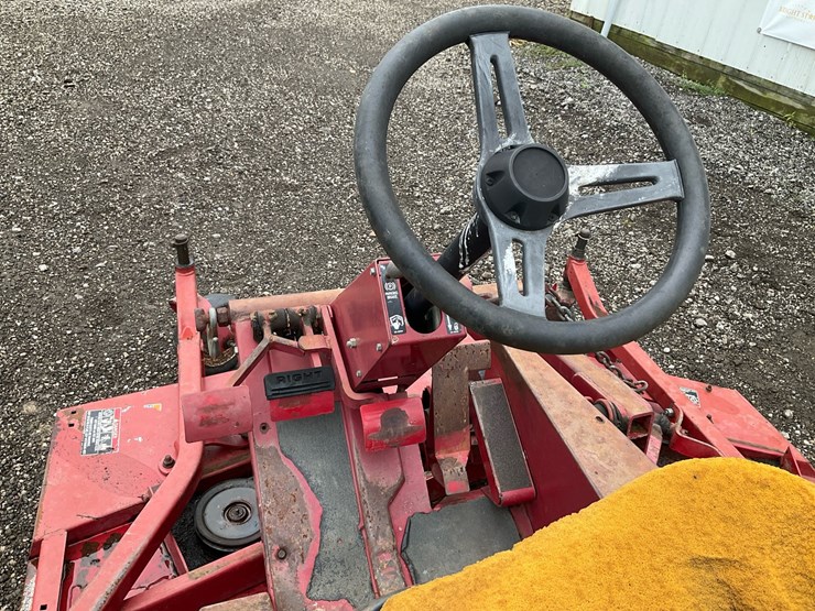 toro-groundsmaster-325d-image-19