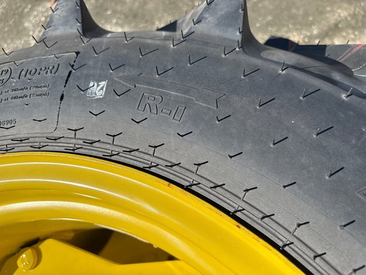 #1068-•-john-deere-r1-ag-tires-with-rims-image-5