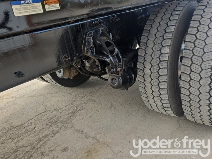 2017-kenworth-t880-image-22