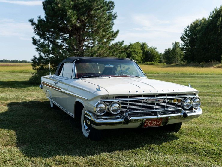 1961-chevrolet-impala-convertible-unrestored-original-image-45
