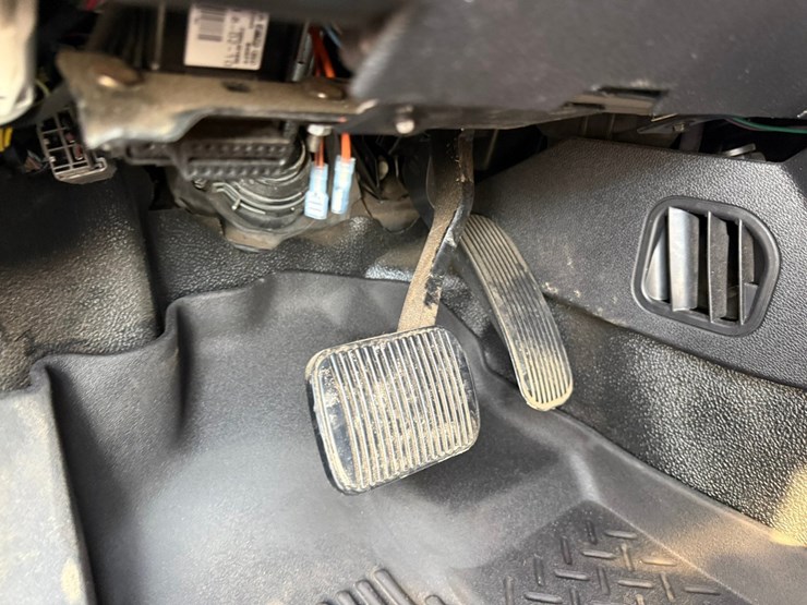 2018-ford-explorer-image-57