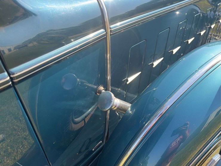 1932-cadillac-v-16-fleetwood-image-54