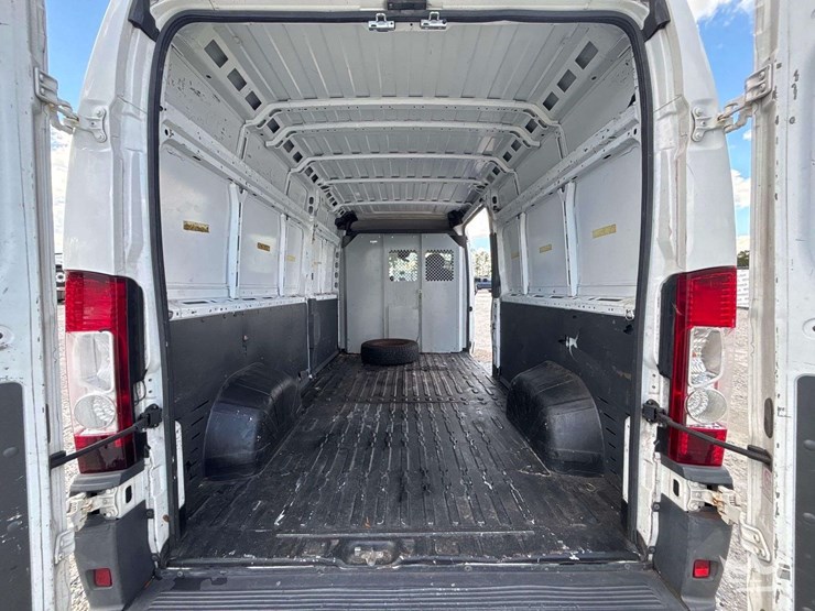 2018-ram-promaster-2500-image-11