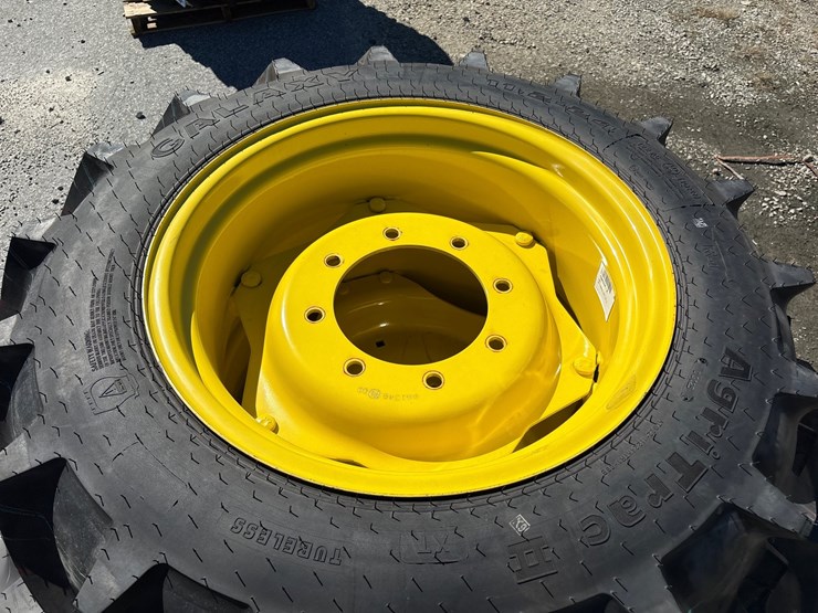 #1068-•-john-deere-r1-ag-tires-with-rims-image-6
