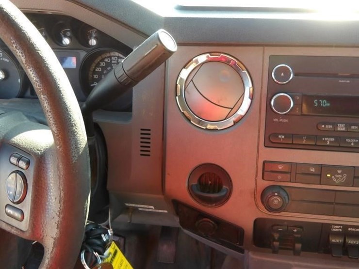 2011-ford-f550-image-27