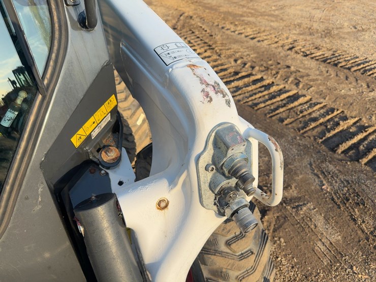 2022-bobcat-s64-image-11